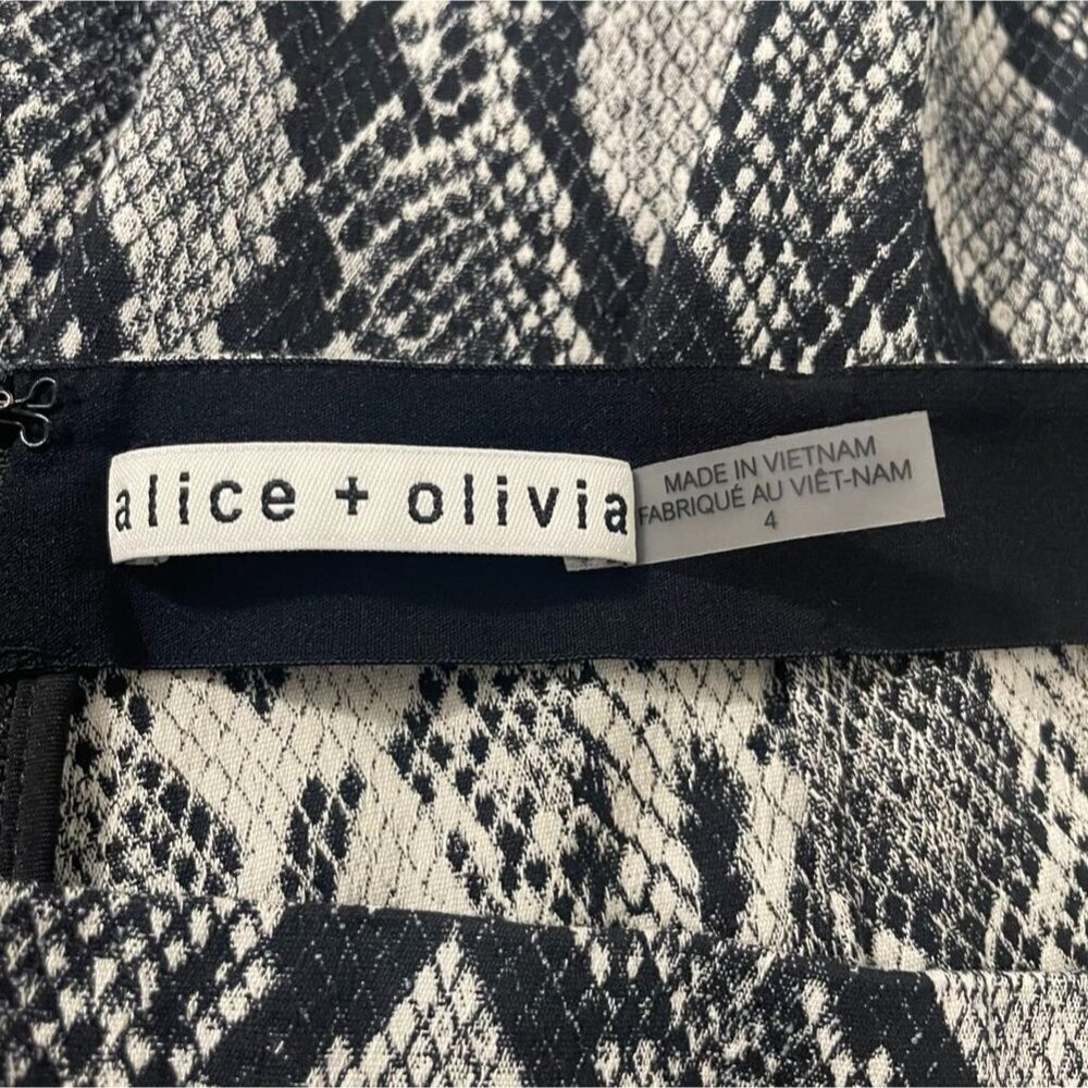 Alice + Olivia Black and White Snake Print Skinny Pants - Picture 9 of 11